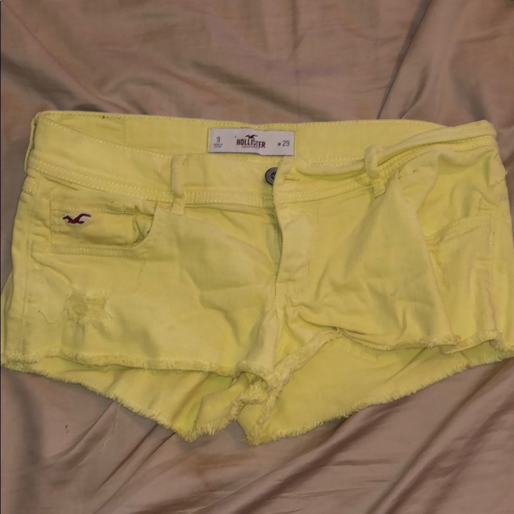 Hollister yellow shorts